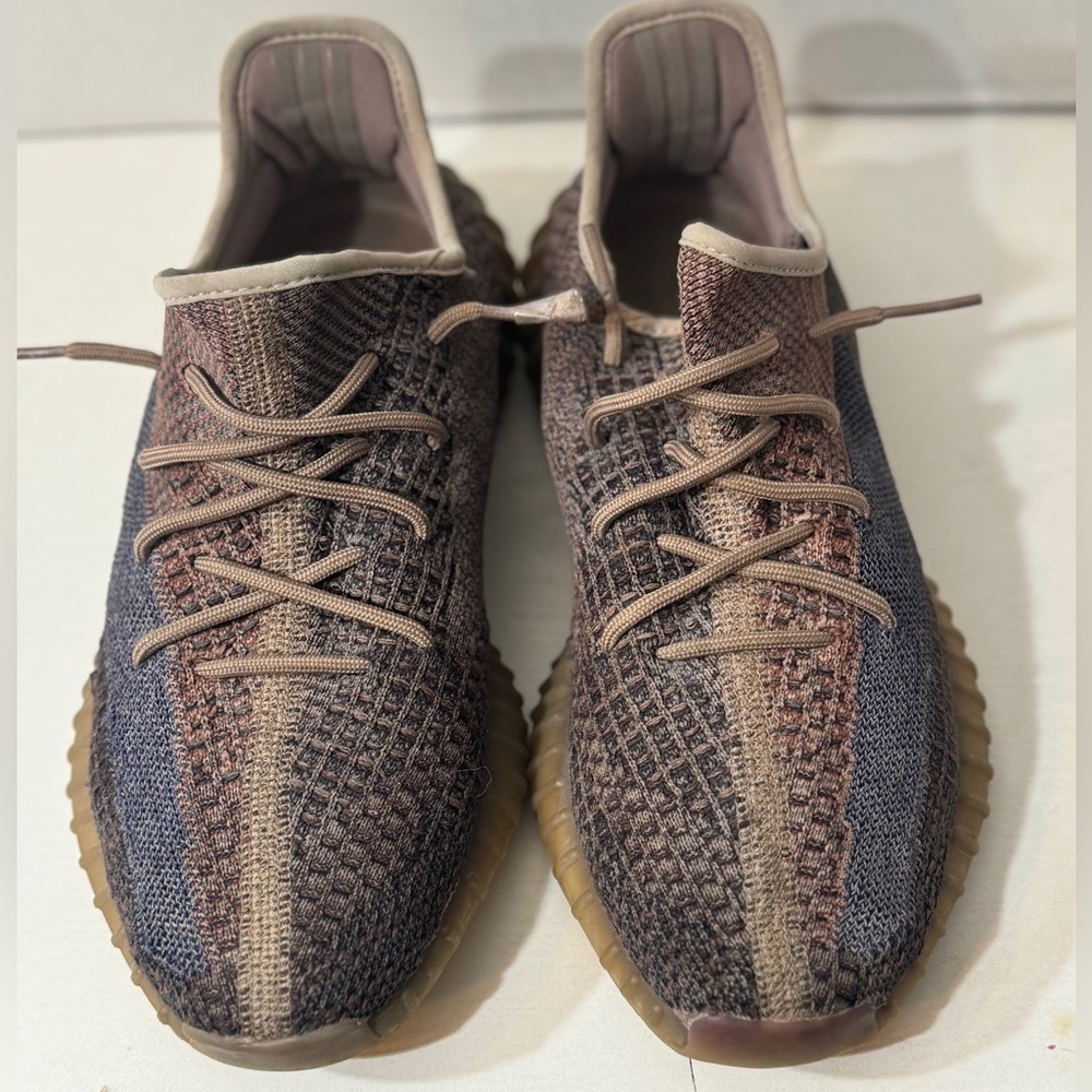 Yeezy Boost Size 9 - multicoloured